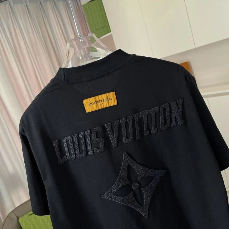 Louis Vuitton T-Shirts Bold 138325
