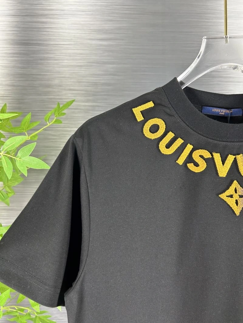 HighQuality Louis Vuitton T-Shirts 138301