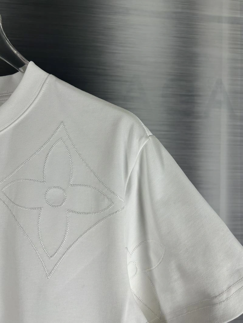Comfortable Louis Vuitton T-Shirts 138306