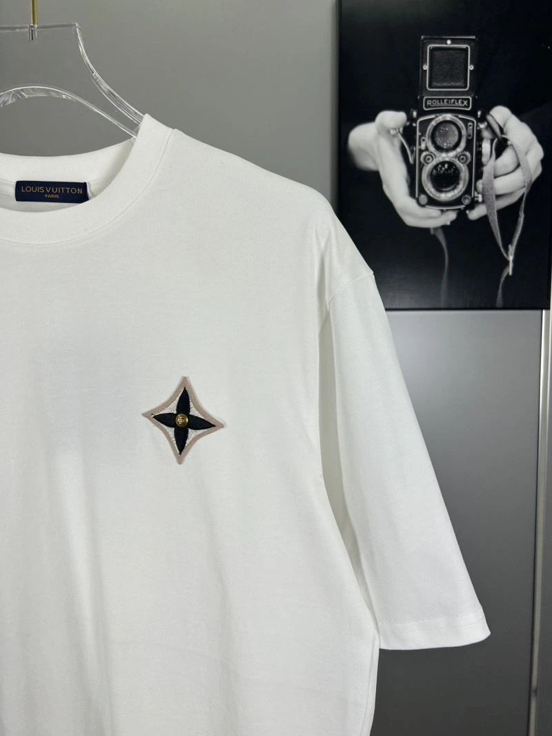 Louis Vuitton T-Shirts Elegant 138290