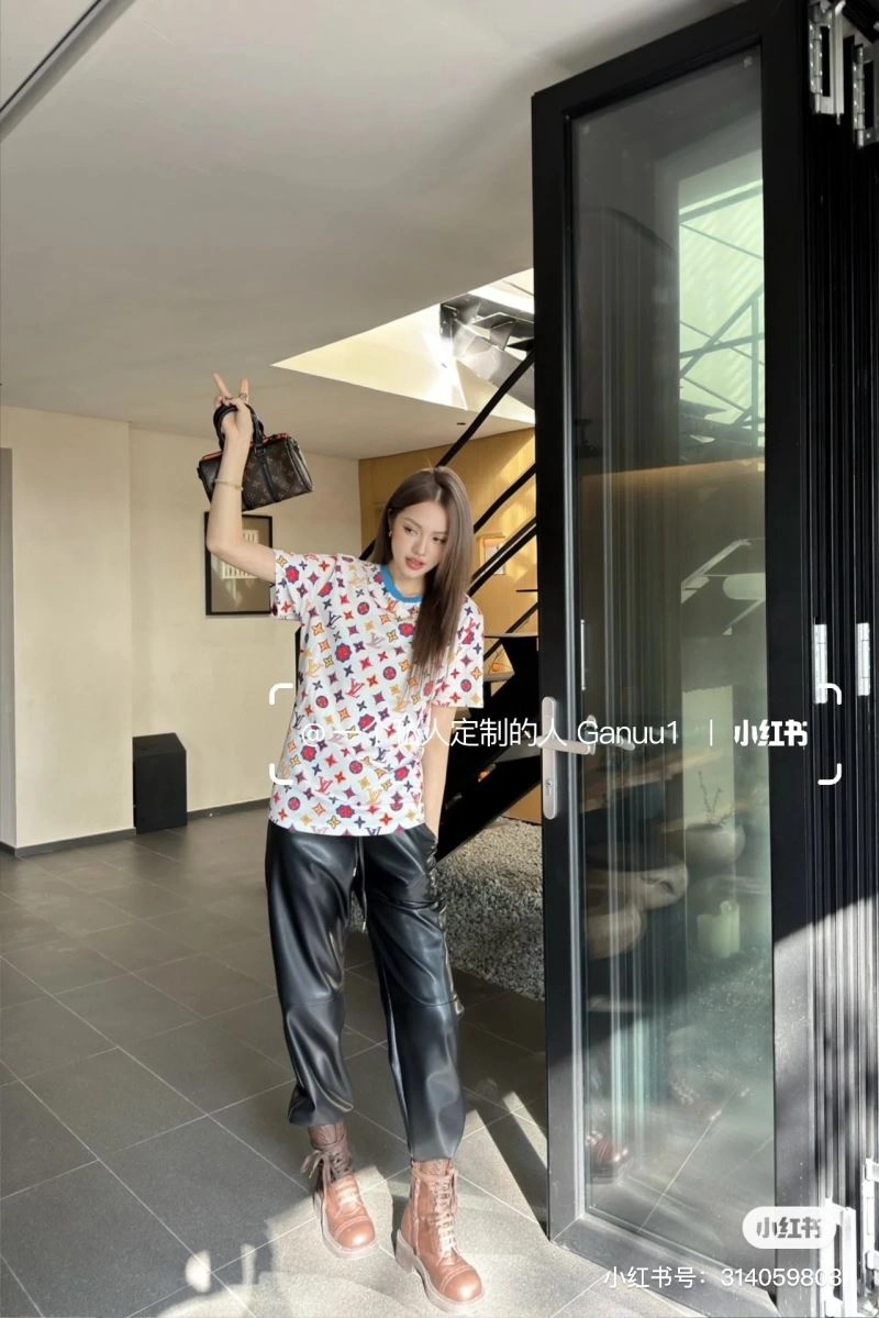 Louis Vuitton T-Shirts FashionForward 138284