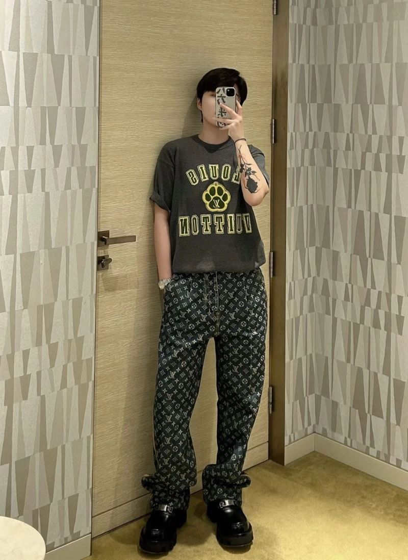 Louis Vuitton T-Shirts ZipUp 138263