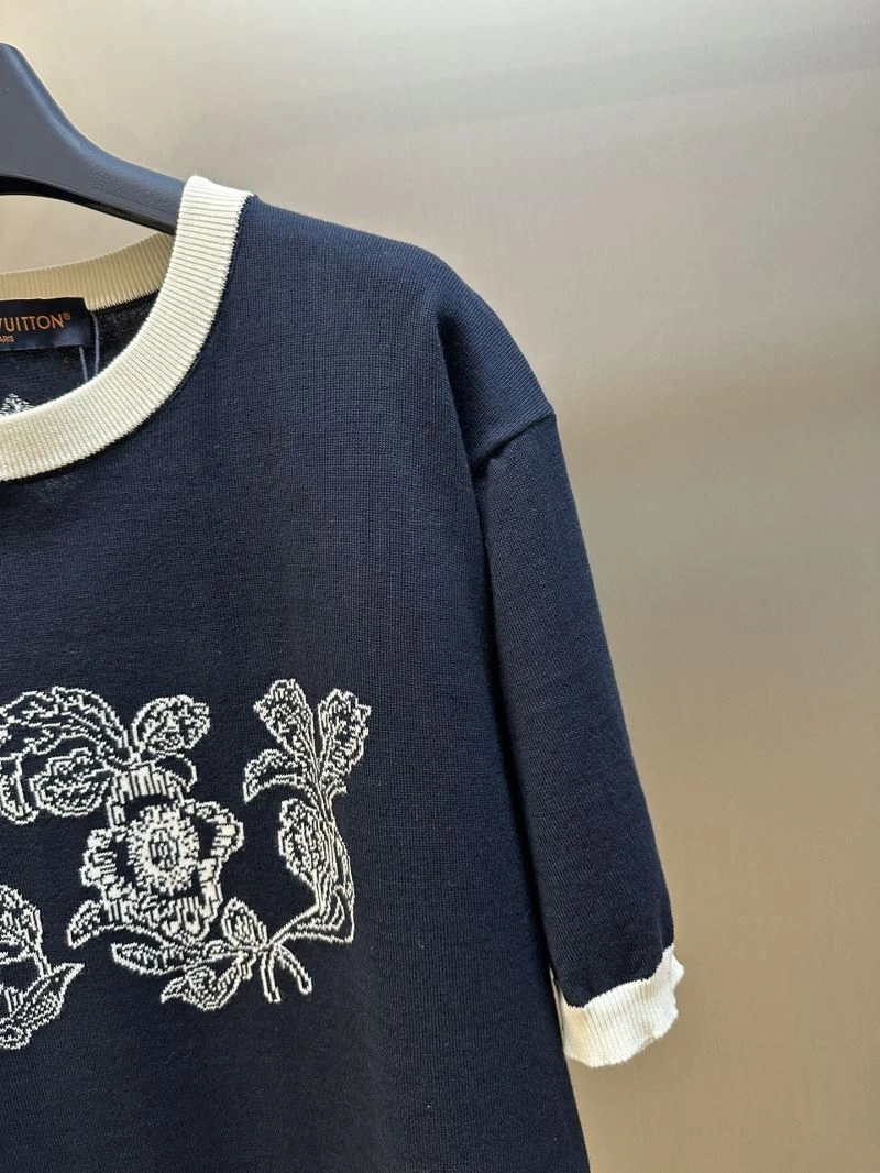 Louis Vuitton T-Shirts Minimalist 138270