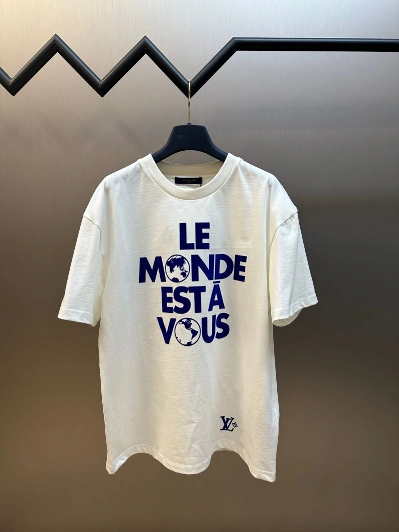 Effortless Louis Vuitton T-Shirts 138266