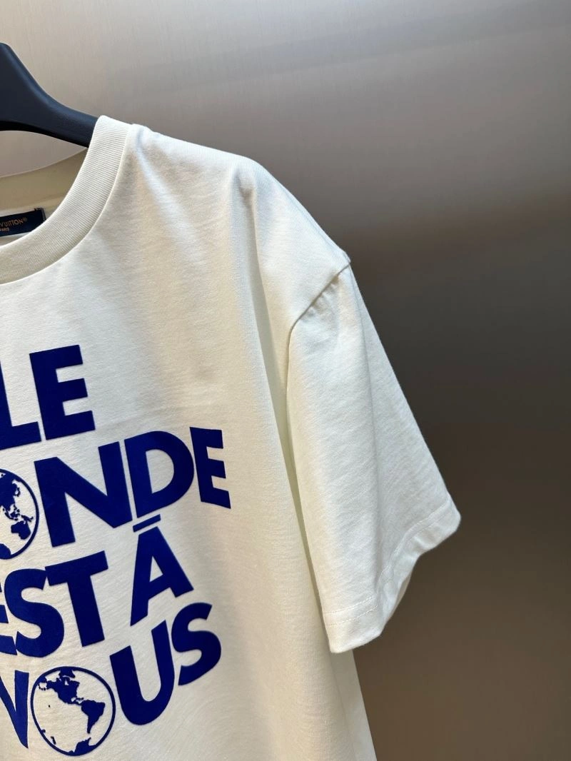 Effortless Louis Vuitton T-Shirts 138266