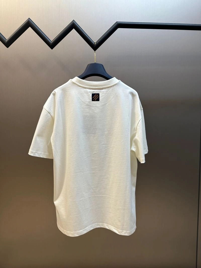Effortless Louis Vuitton T-Shirts 138266