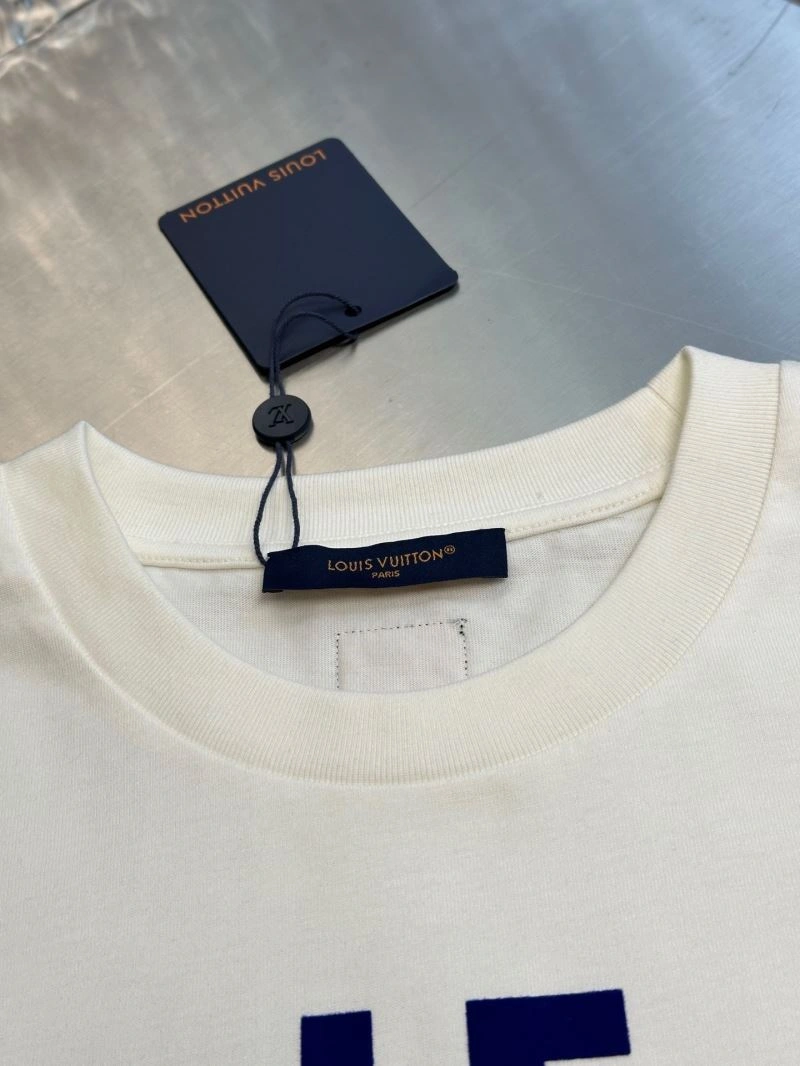 Effortless Louis Vuitton T-Shirts 138266
