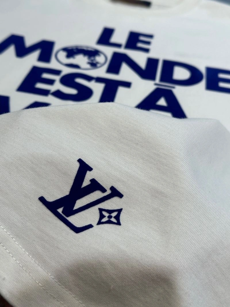 Effortless Louis Vuitton T-Shirts 138266