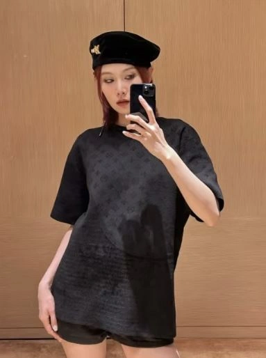 AllSeason Louis Vuitton T-Shirts 138274
