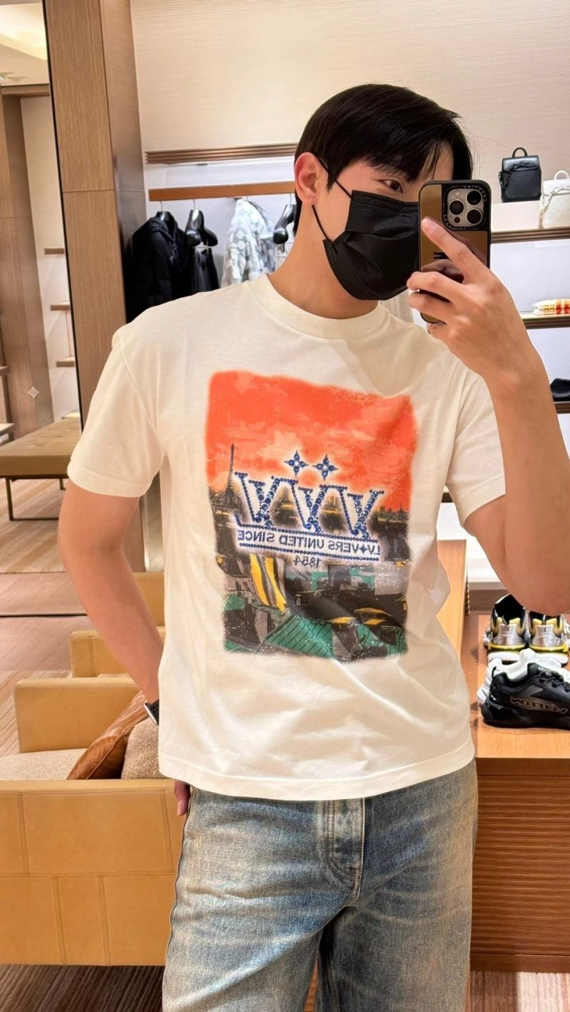 Packable Louis Vuitton T-Shirts 138269