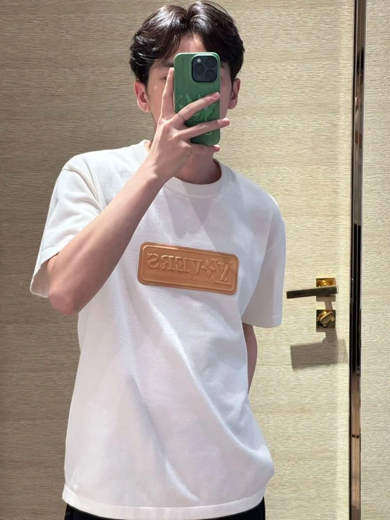 Louis Vuitton T-Shirts Functional 138262