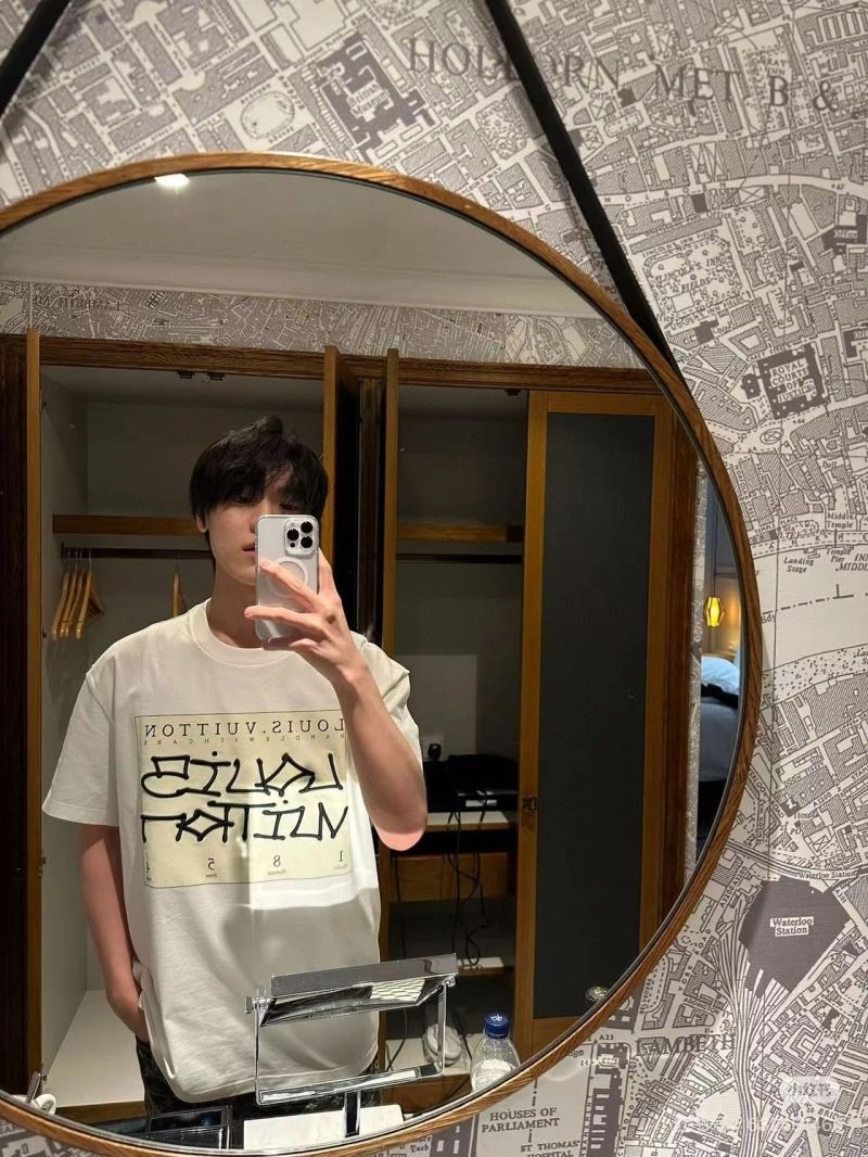 Louis Vuitton T-Shirts Upgraded 138261