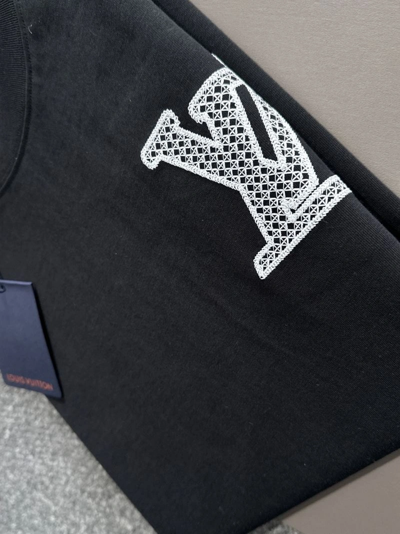 Breathable Louis Vuitton T-Shirts 138249