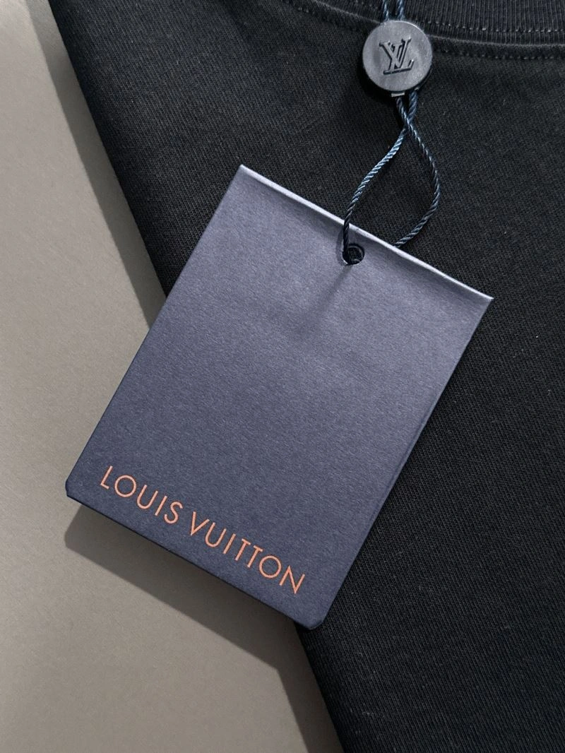Breathable Louis Vuitton T-Shirts 138249