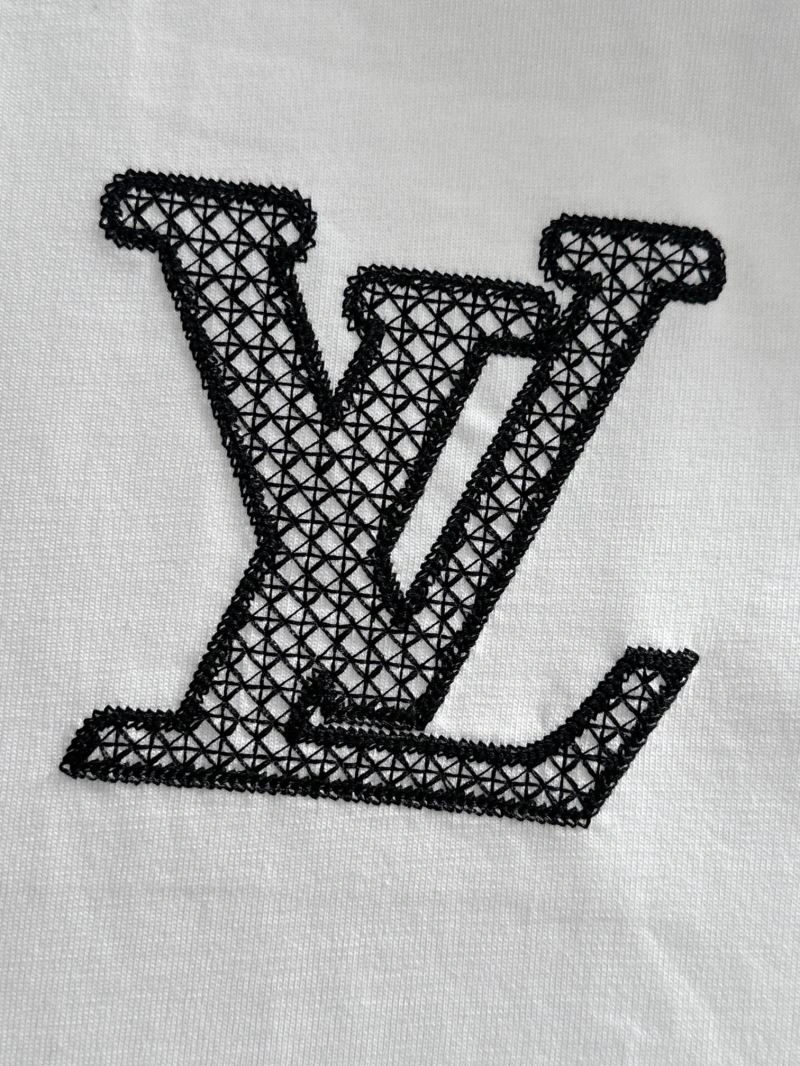 Sleek Louis Vuitton T-Shirts 138246