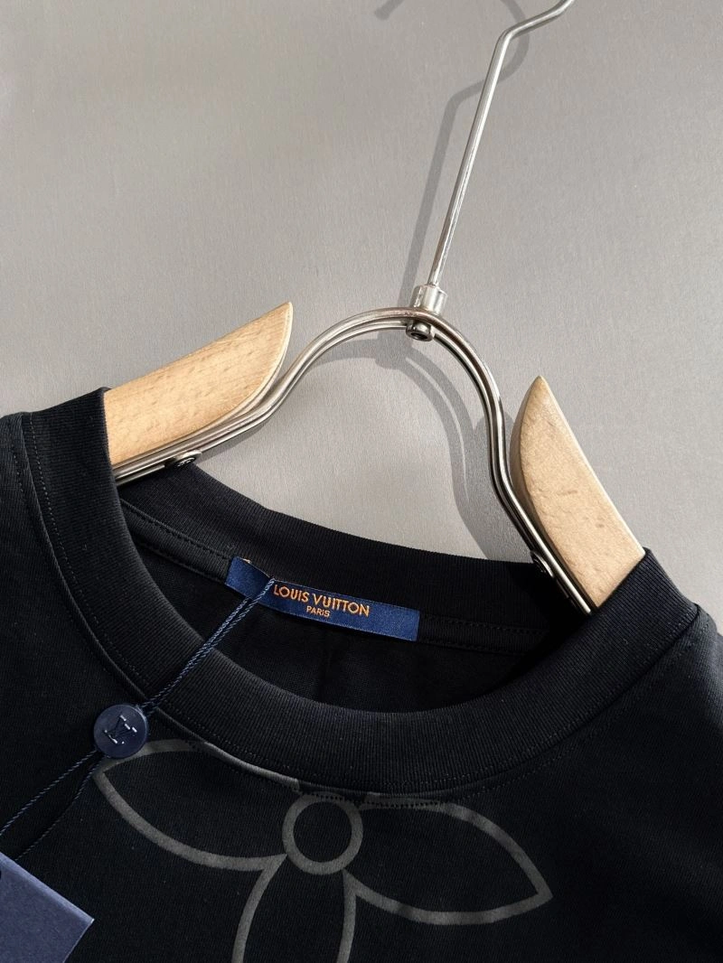 Louis Vuitton T-Shirts Breathable 138287