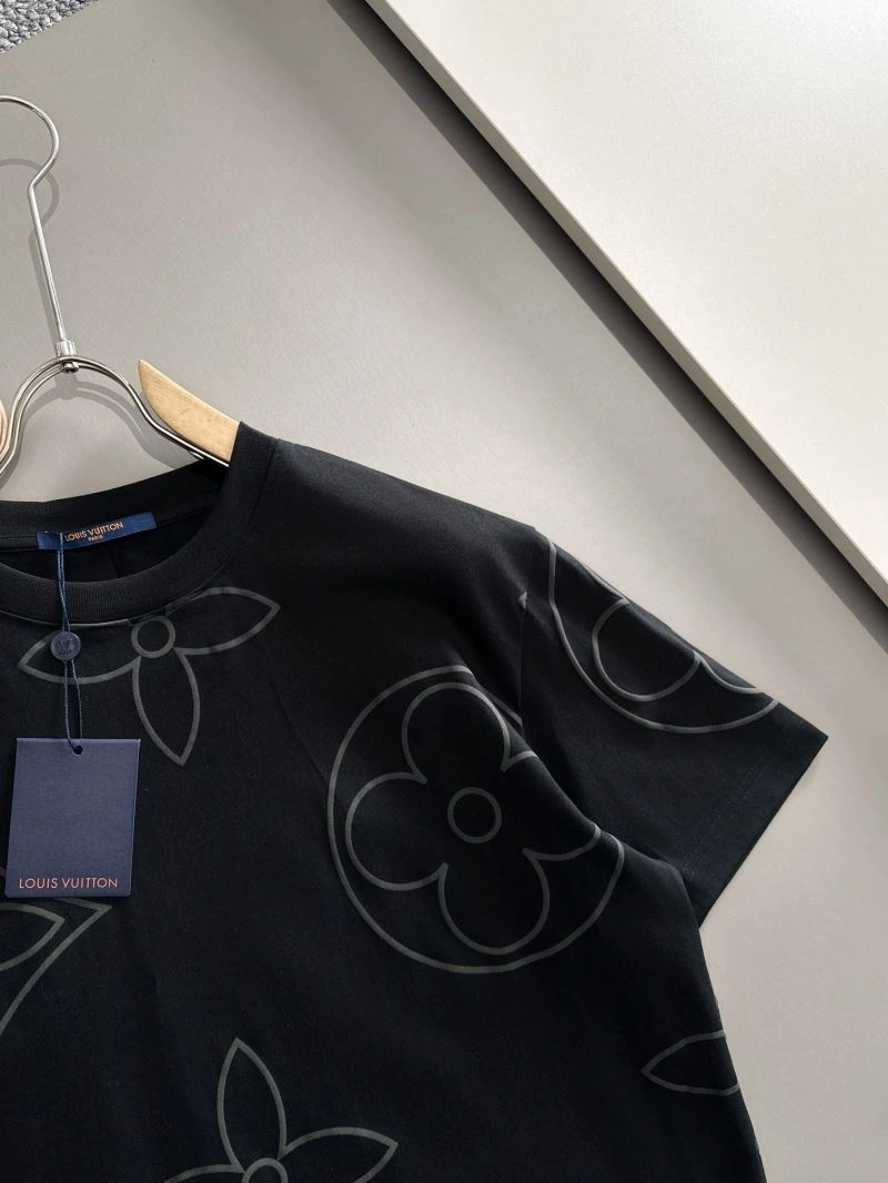 Louis Vuitton T-Shirts Breathable 138287