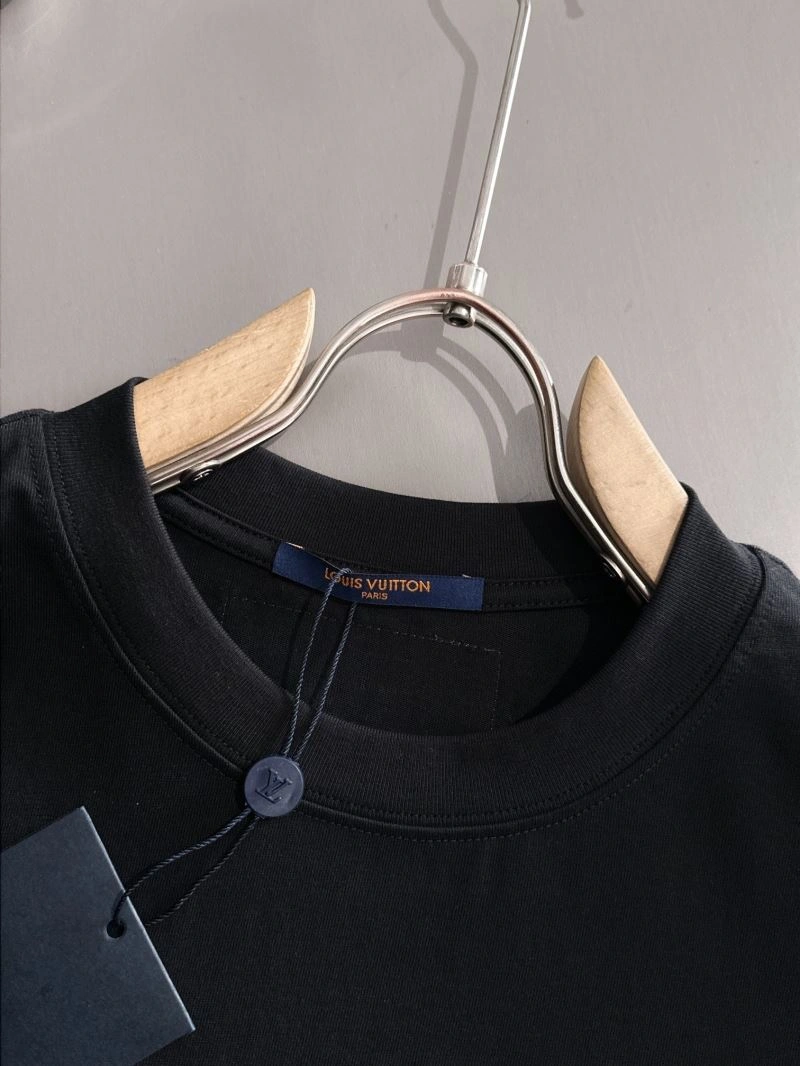 Louis Vuitton T-Shirts TimelessDesign 138239