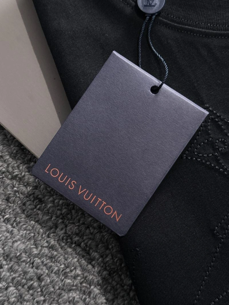 Louis Vuitton T-Shirts TimelessDesign 138239