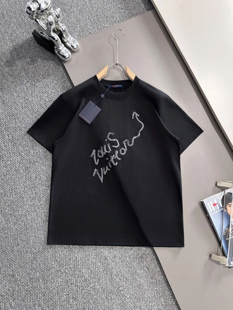 Bold Louis Vuitton T-Shirts 138241