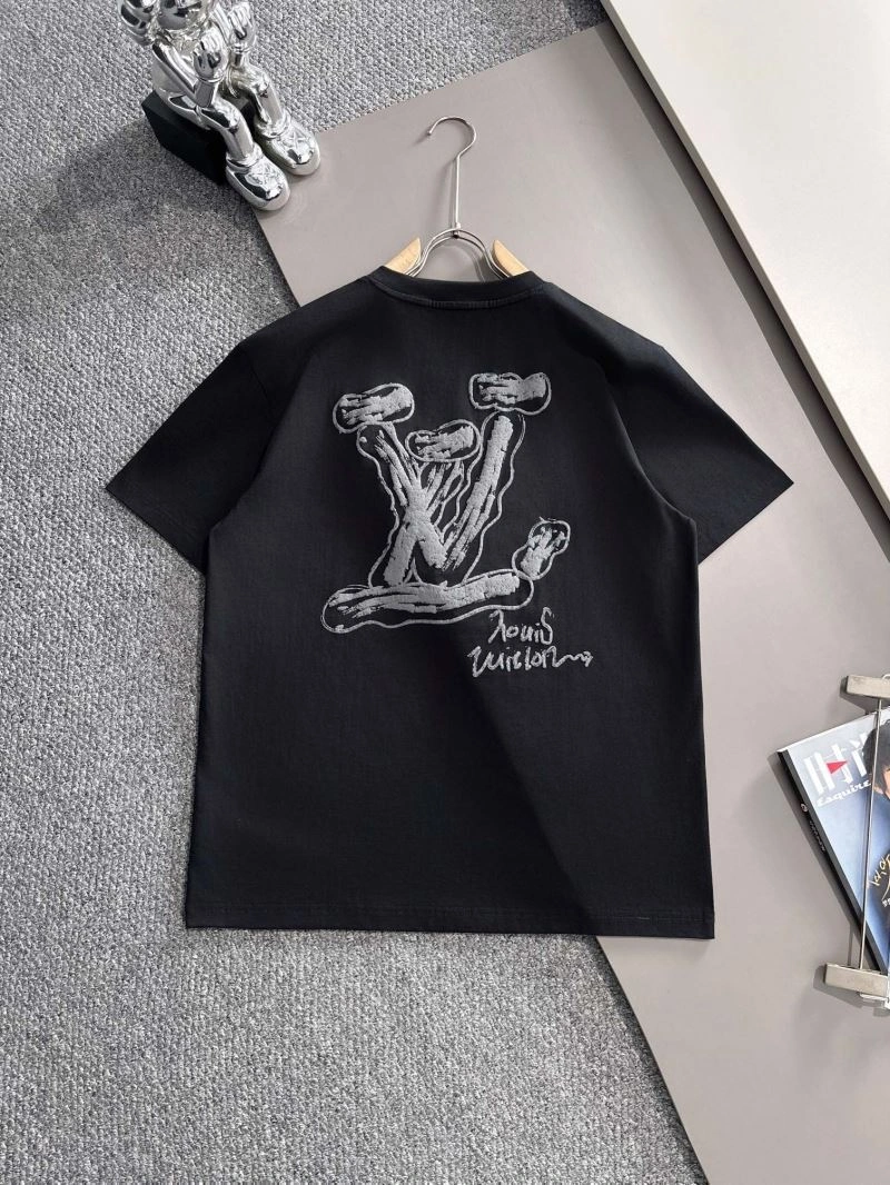 Bold Louis Vuitton T-Shirts 138241