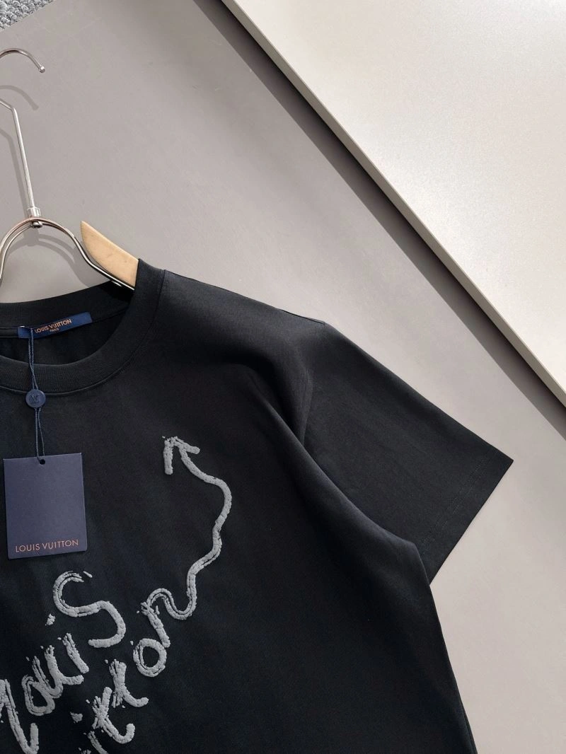 Bold Louis Vuitton T-Shirts 138241