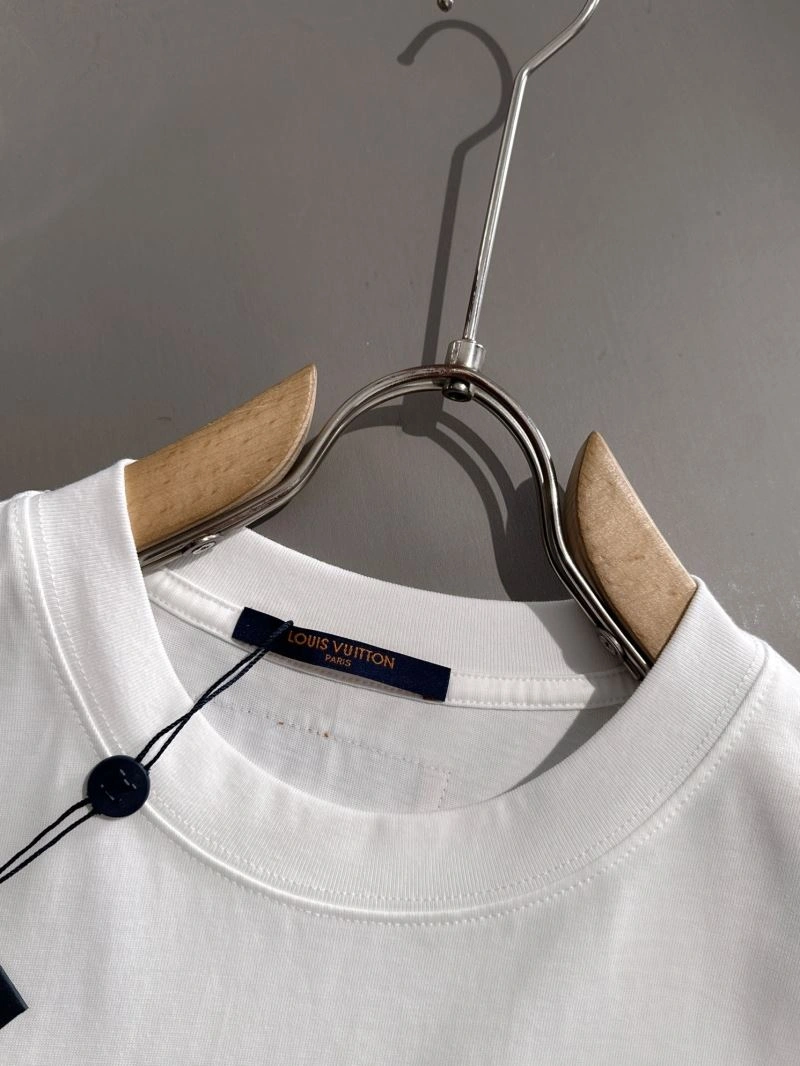 MoistureWicking Louis Vuitton T-Shirts 138234