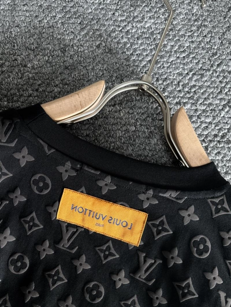 Louis Vuitton T-Shirts Stretchable 138247