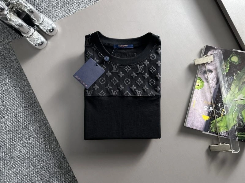Louis Vuitton T-Shirts Stretchable 138247