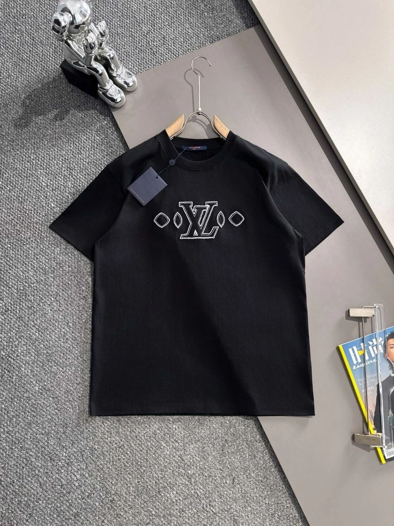 Elegant Louis Vuitton T-Shirts 138225