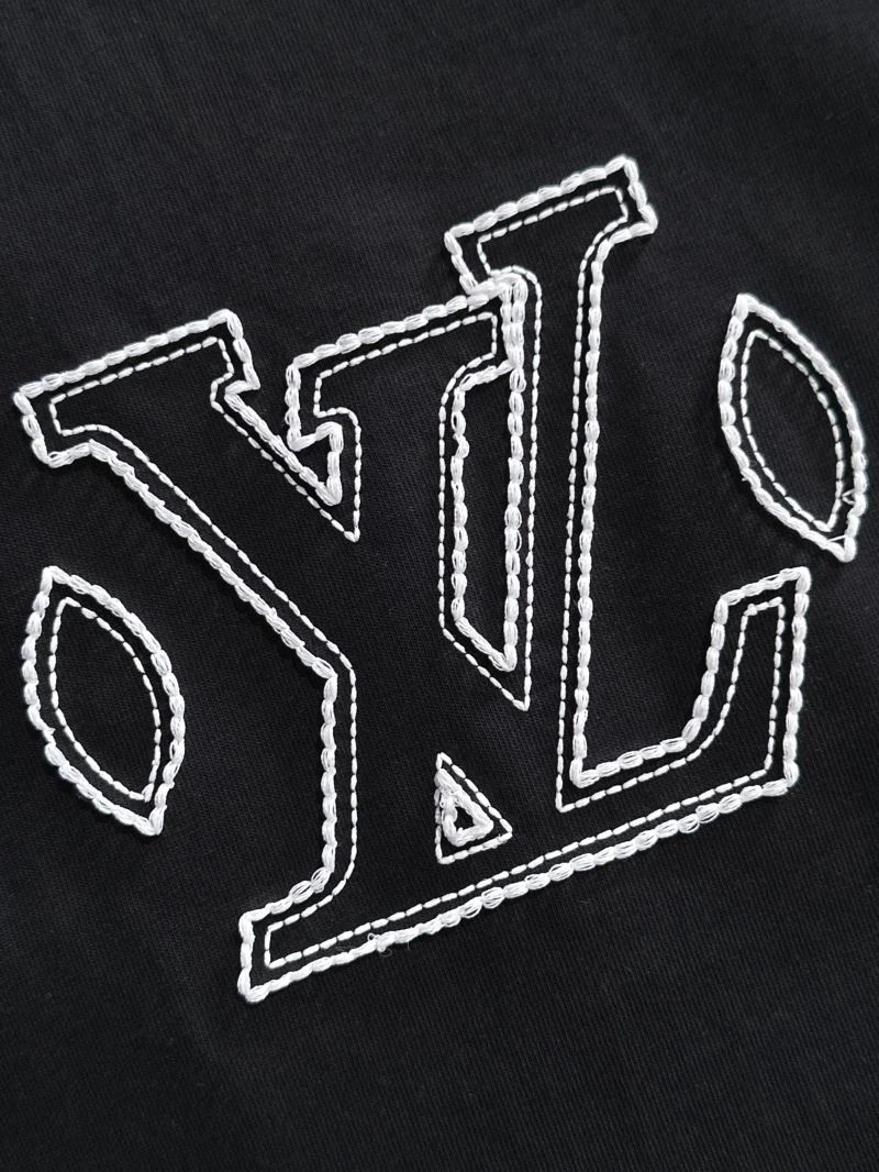 Elegant Louis Vuitton T-Shirts 138225