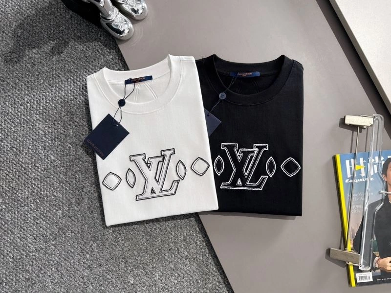 Elegant Louis Vuitton T-Shirts 138225