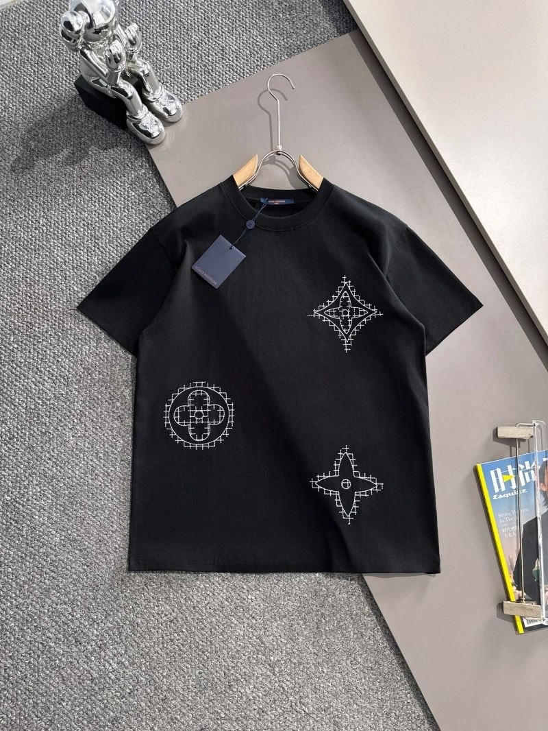 Flexible Louis Vuitton T-Shirts 138223