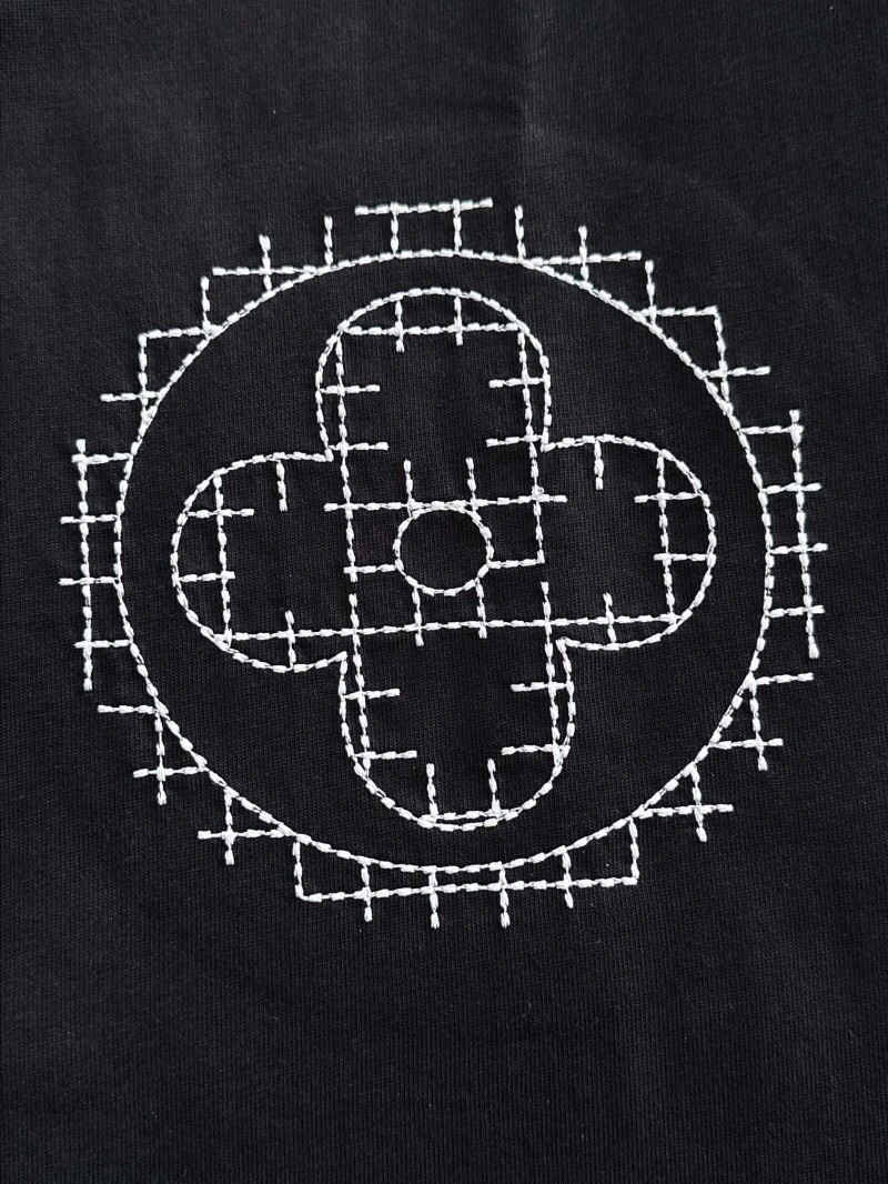 Flexible Louis Vuitton T-Shirts 138223