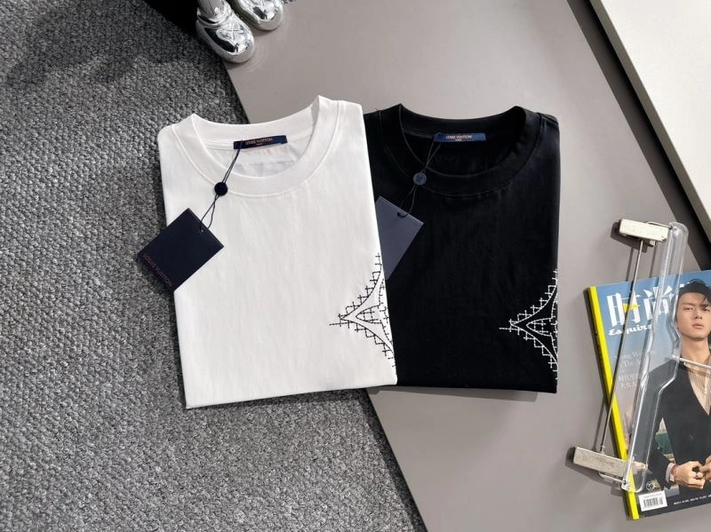 Flexible Louis Vuitton T-Shirts 138223