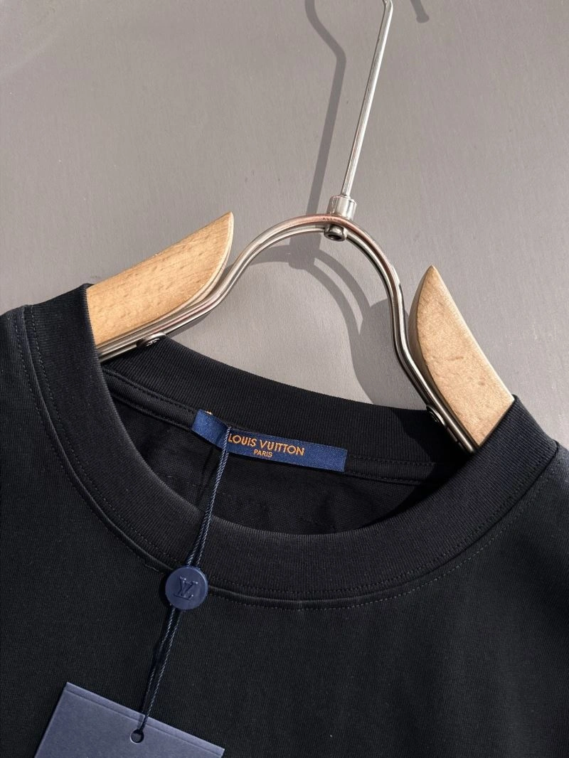 Durable Louis Vuitton T-Shirts 138236