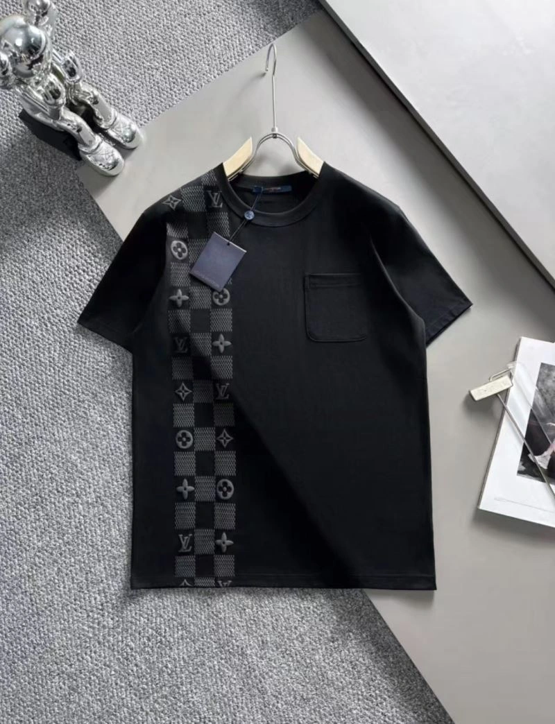 Louis Vuitton T-Shirts Versatile 138221