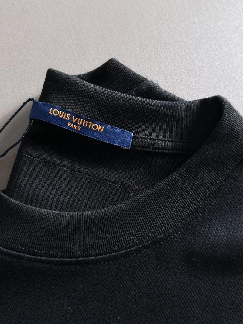 Louis Vuitton T-Shirts Versatile 138221