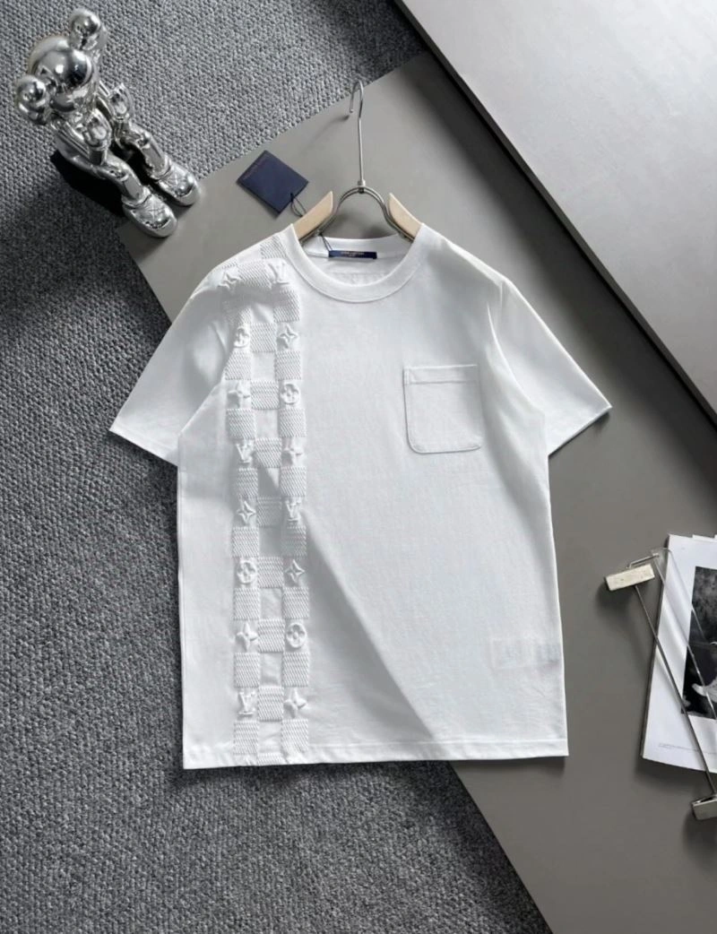 Louis Vuitton T-Shirts Sleek 138214