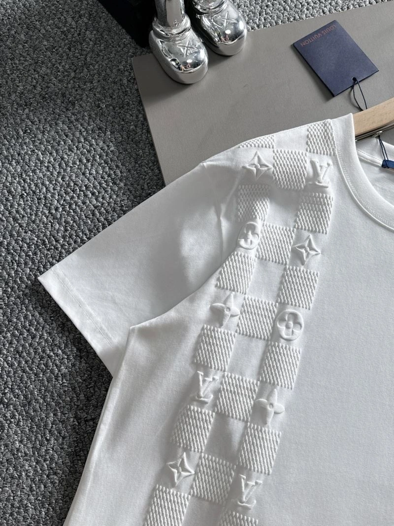 Louis Vuitton T-Shirts Sleek 138214