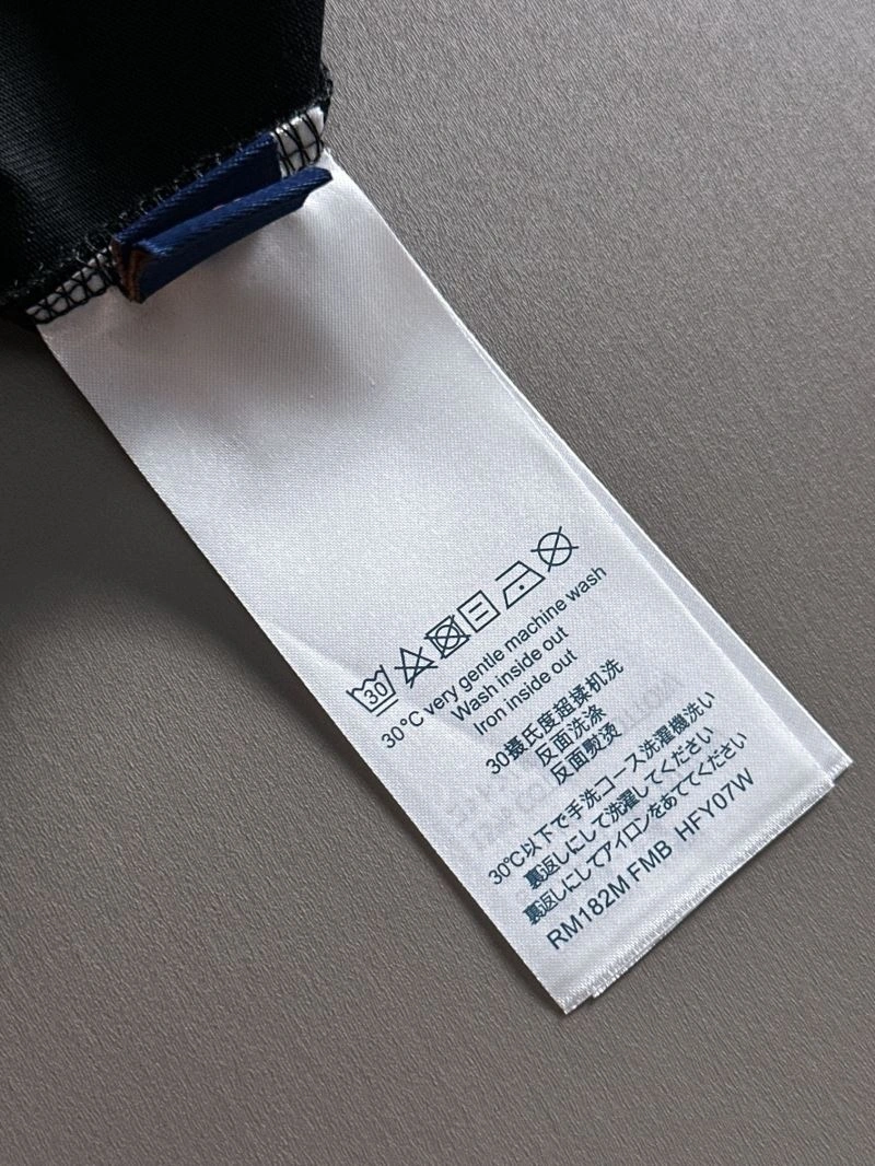 Louis Vuitton T-Shirts Sleek 138214