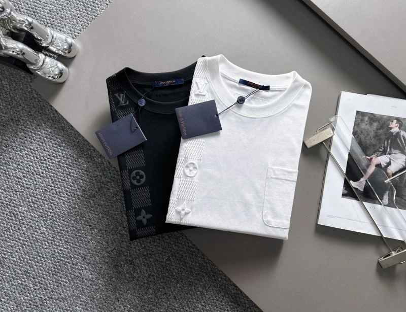 Louis Vuitton T-Shirts Sleek 138214