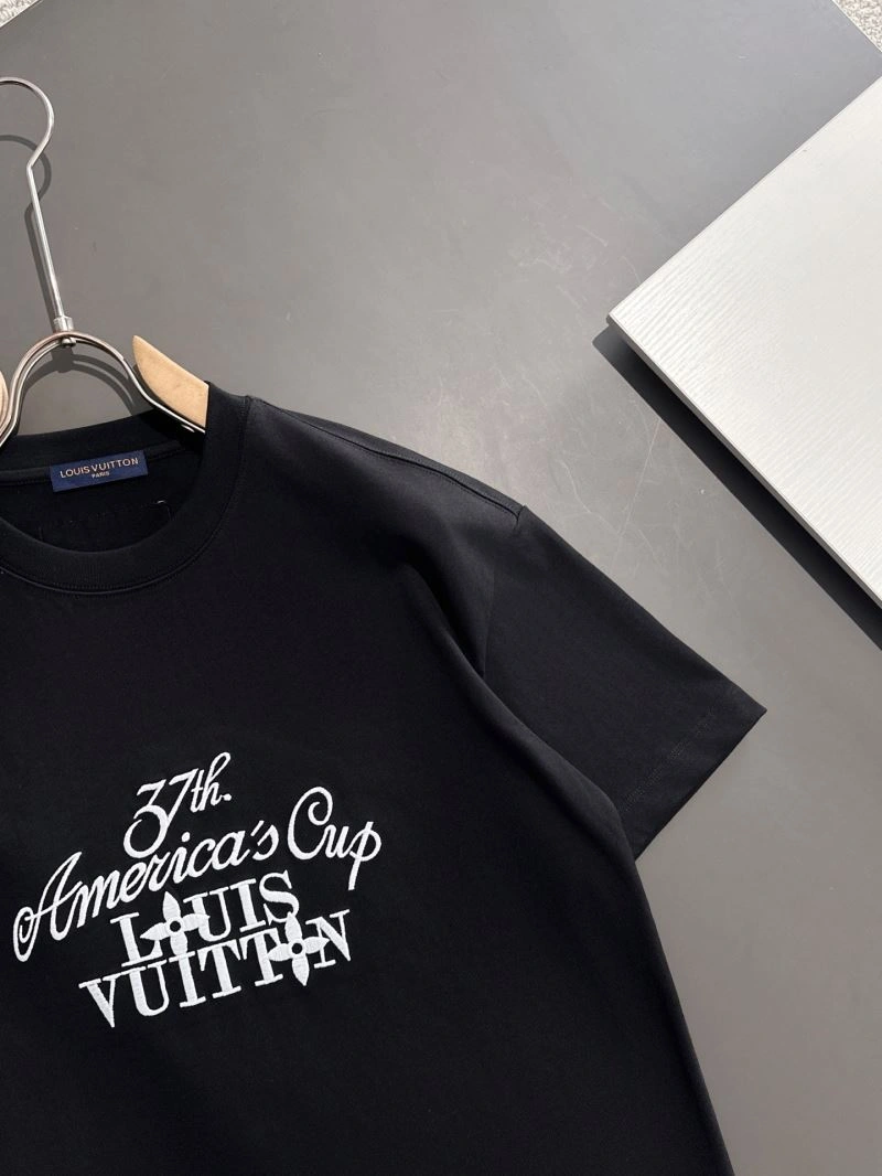 Louis Vuitton T-Shirts Durable 138213