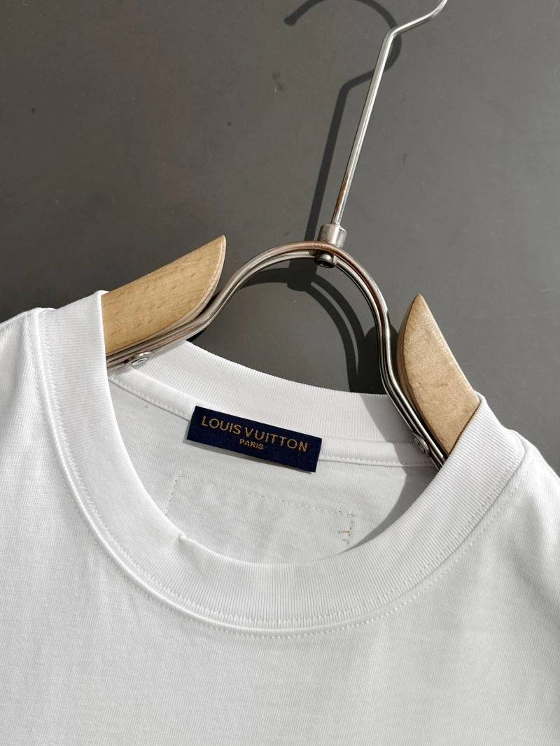 Practical Louis Vuitton T-Shirts 138224