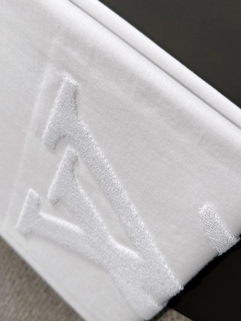Practical Louis Vuitton T-Shirts 138224