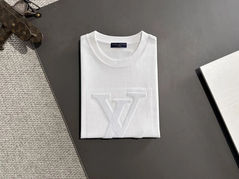 Practical Louis Vuitton T-Shirts 138224