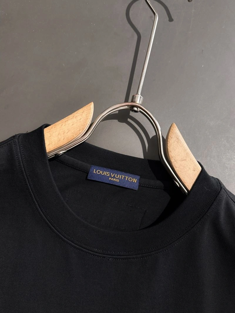 Louis Vuitton T-Shirts Functional 138209