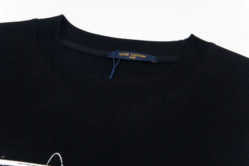 Louis Vuitton T-Shirts WeatherProof 138203