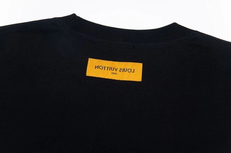 Louis Vuitton T-Shirts WeatherProof 138203