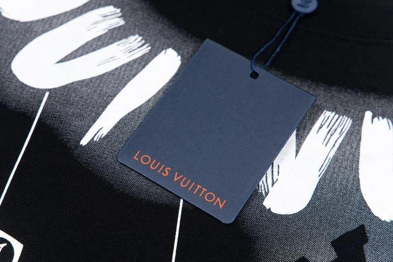 ModernLook Louis Vuitton T-Shirts 138167